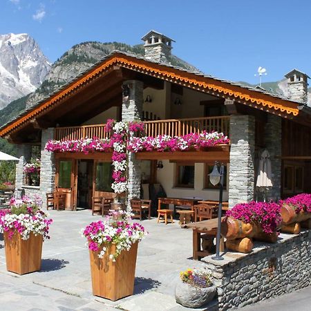 Hotel Lo Campagnar Courmayeur Zewnętrze zdjęcie